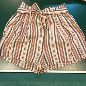 NEW WITH TAGS Francesca’s ALYA paper bag shorts pink and gray stripe size large